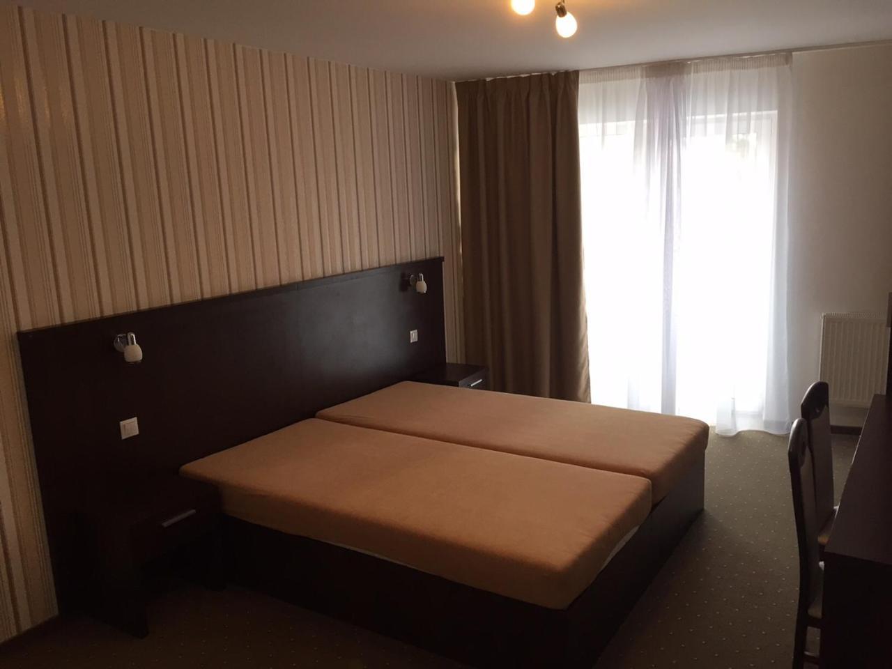 Garni Hotel Anne-Mary Piest'any Extérieur photo