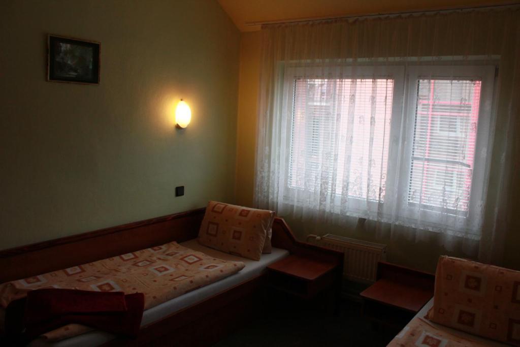 Garni Hotel Anne-Mary Piest'any Extérieur photo