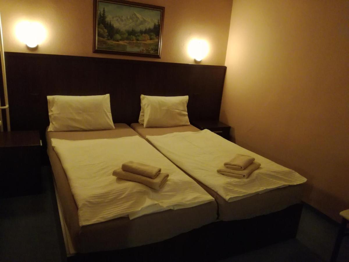 Garni Hotel Anne-Mary Piest'any Extérieur photo